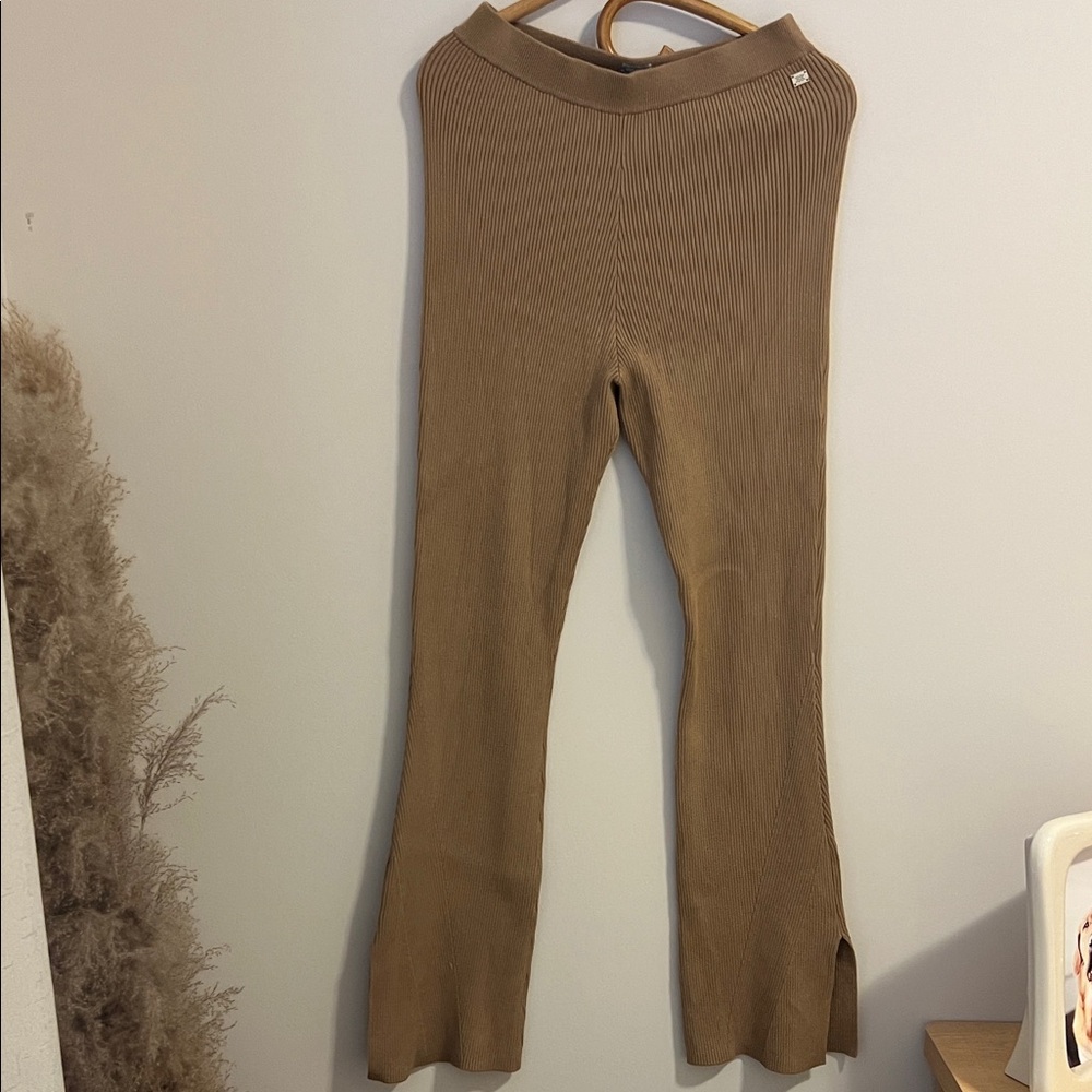 SOIA & KYO Fit and Flare Split Hem Pants